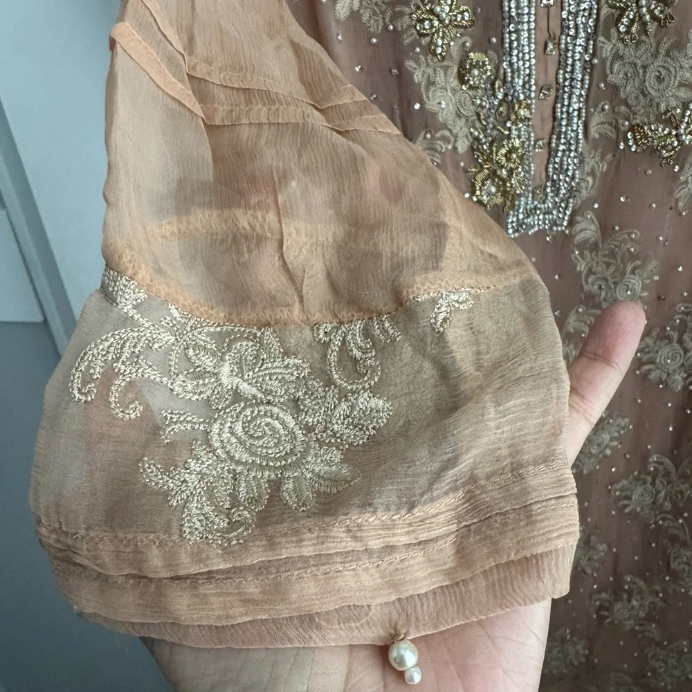 Agha Noor - Chiffon Elegant Peach Embroidered Kurta ( 2 piece ) - Picture 5 of 8